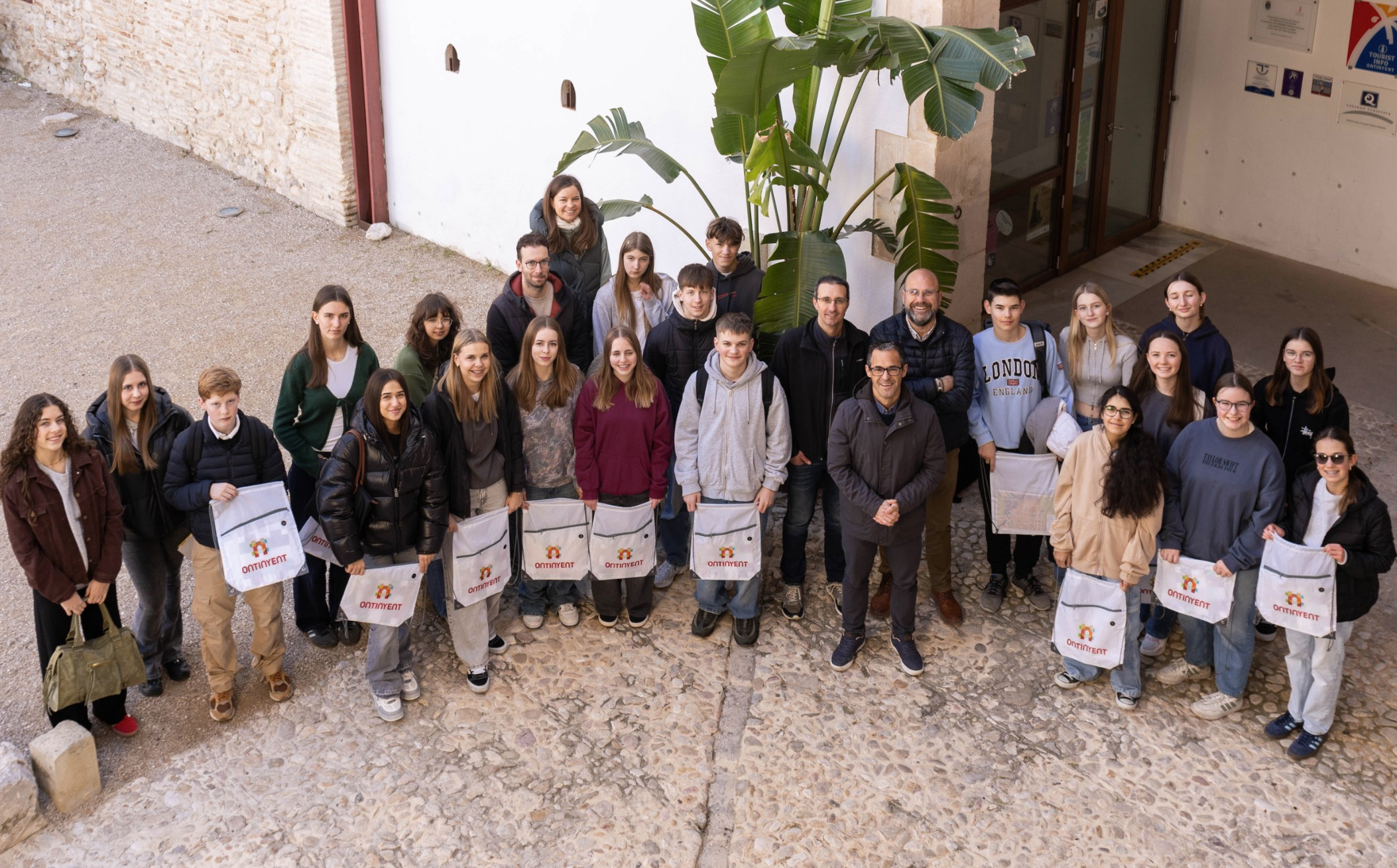 Reben en l'ajuntament un grup d'alemanys d’intercanvi educatiu El Periòdic d'Ontinyent - Noticies a Ontinyent