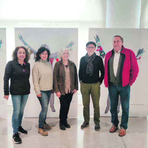 Bandera nòmada, una mostra d’art tèxtil en forma de llibre