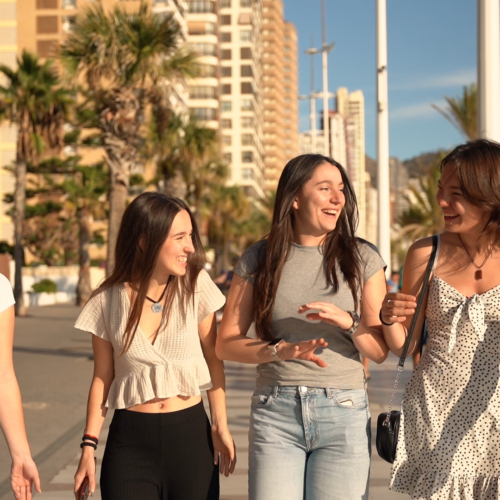 Els ontinyentins Conecters fan el bot i estrenen sèrie a Prime Video