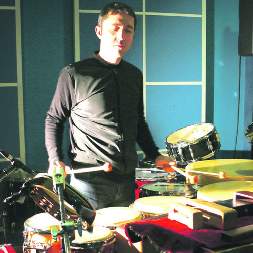 Sisco Aparici evoluciona la percusión con técnicas innovadoras