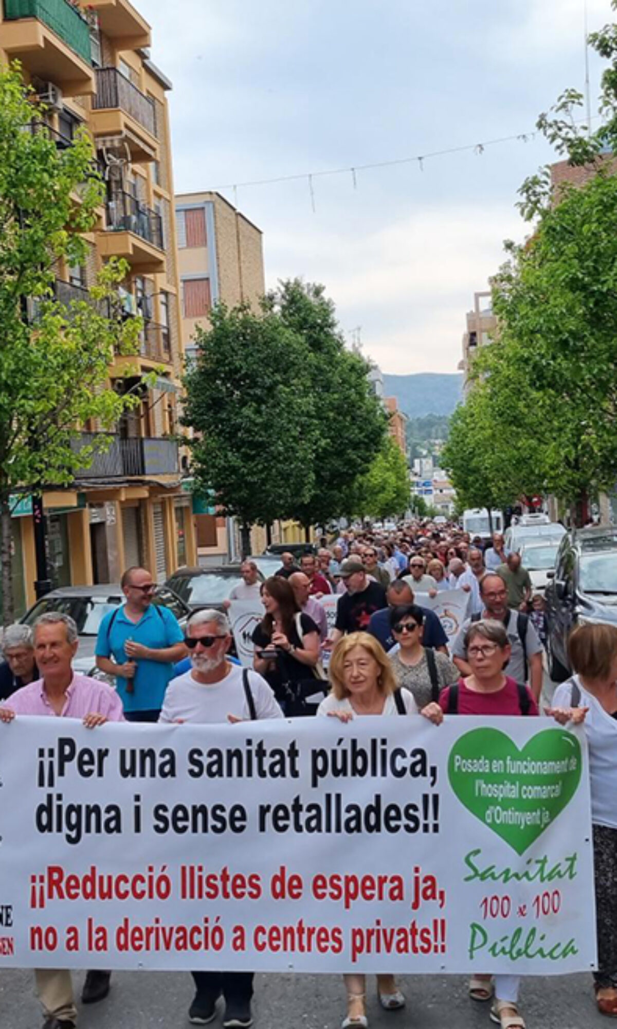 Més de 1.000 persones en la manifestació per la sanitat pública