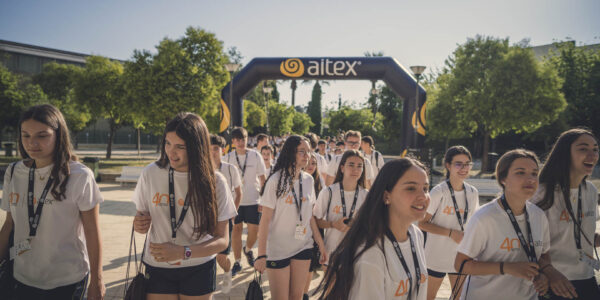 Més de 400 estudiants d’Ontinyent i Albaida participen en una jornada que connecta l’esport amb el tèxtil