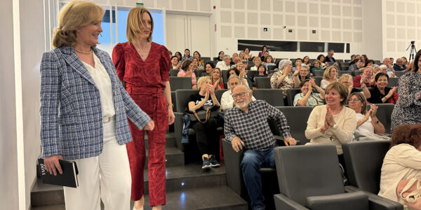 Nieves Herrero es retroba a Ontinyent amb la seua infància