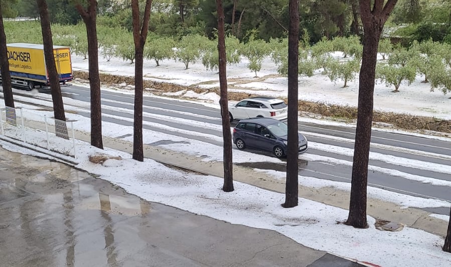 El Periòdic d'Ontinyent - Noticies a Ontinyent Una intensa pedregada cobreix de blanc l’Olleria i provoca inundacions en diverses vivendes Una intensa pedregada cobreix de blanc l’Olleria i provoca inundacions en diverses vivendes El Periòdic d'Ontinyent - Noticies a Ontinyent