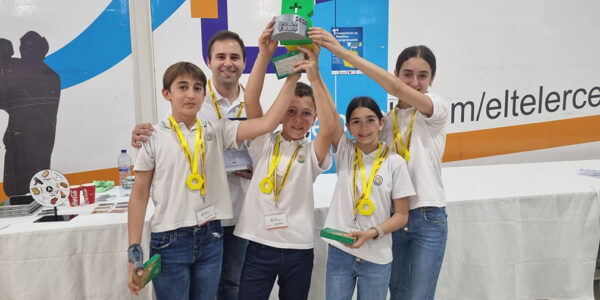 L’equip de La Pureza guanya el primer campionat de robòtica