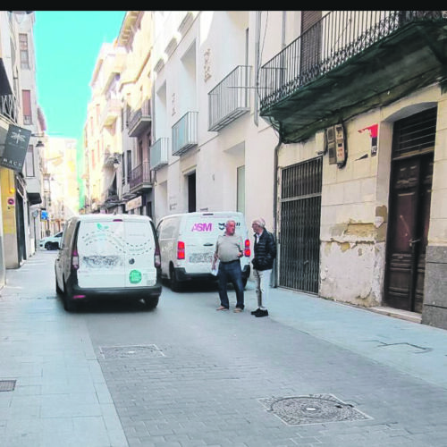 Cada mes circulan 21.500 vehículos no autorizados por el centro