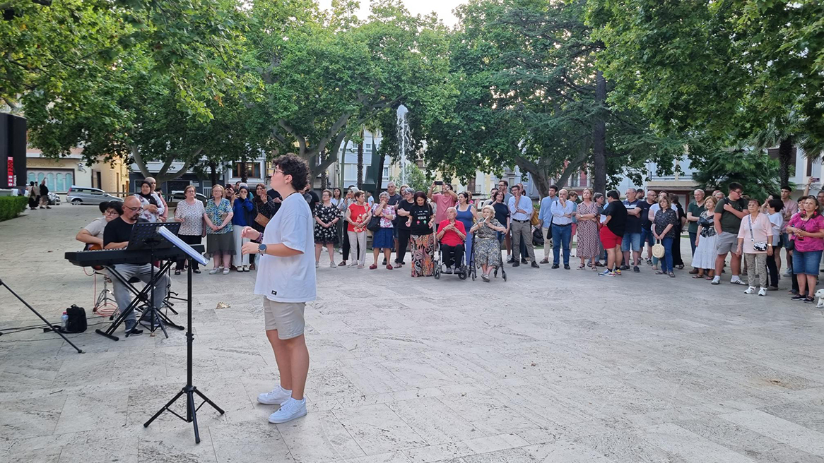 El Periòdic d'Ontinyent - Noticies a Ontinyent Ontinyent reivindica la pau en un acte senzill i simbòlic Ontinyent reivindica la pau en un acte senzill i simbòlic El Periòdic d'Ontinyent - Noticies a Ontinyent