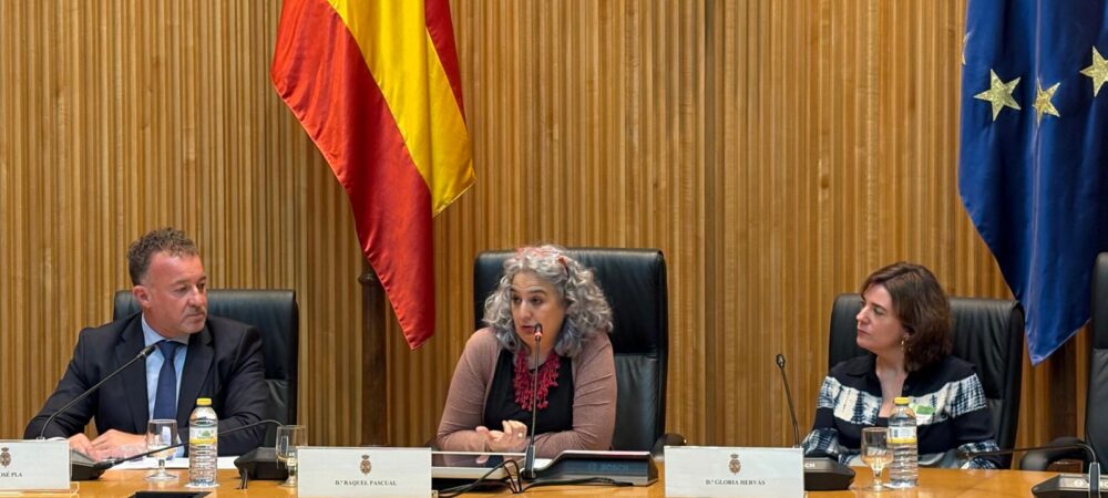 Caixa Ontinyent defén al Congrés el model de banca local
