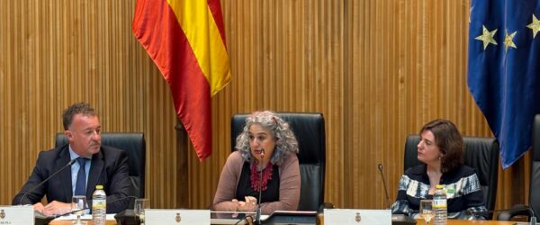 Caixa Ontinyent defén al Congrés el model de banca local