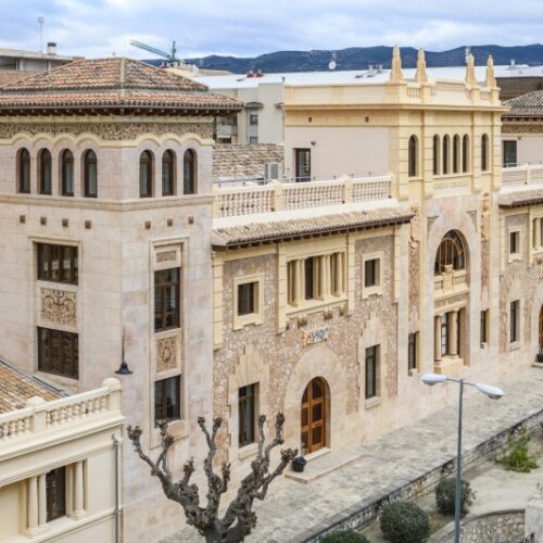La UV invertirà 250.000 euros en la millora del paviment de l’edifici Lluis Vives
