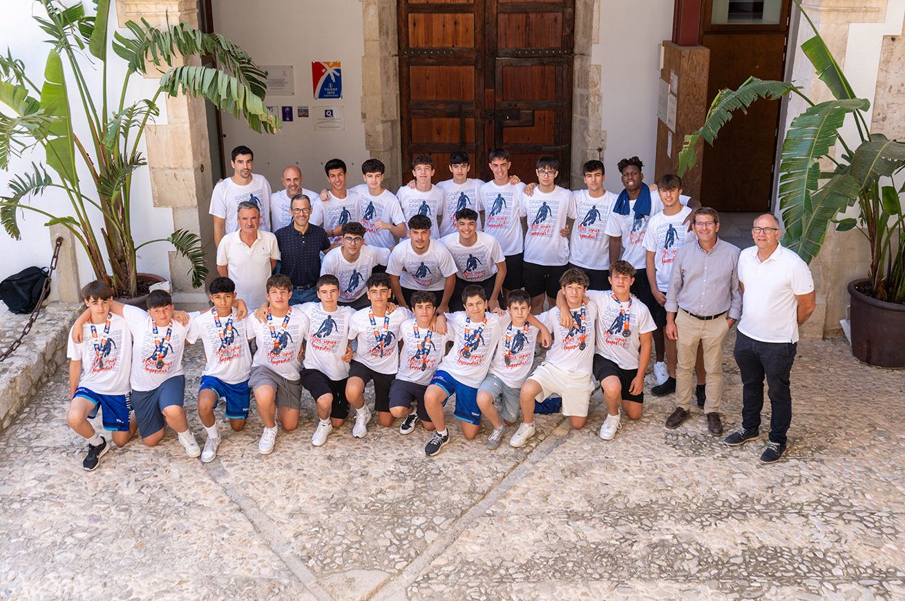 El Junior i l'Infantil de l'Ontinyent CB, rebuts per l'alcalde El Periòdic d'Ontinyent - Noticies a Ontinyent