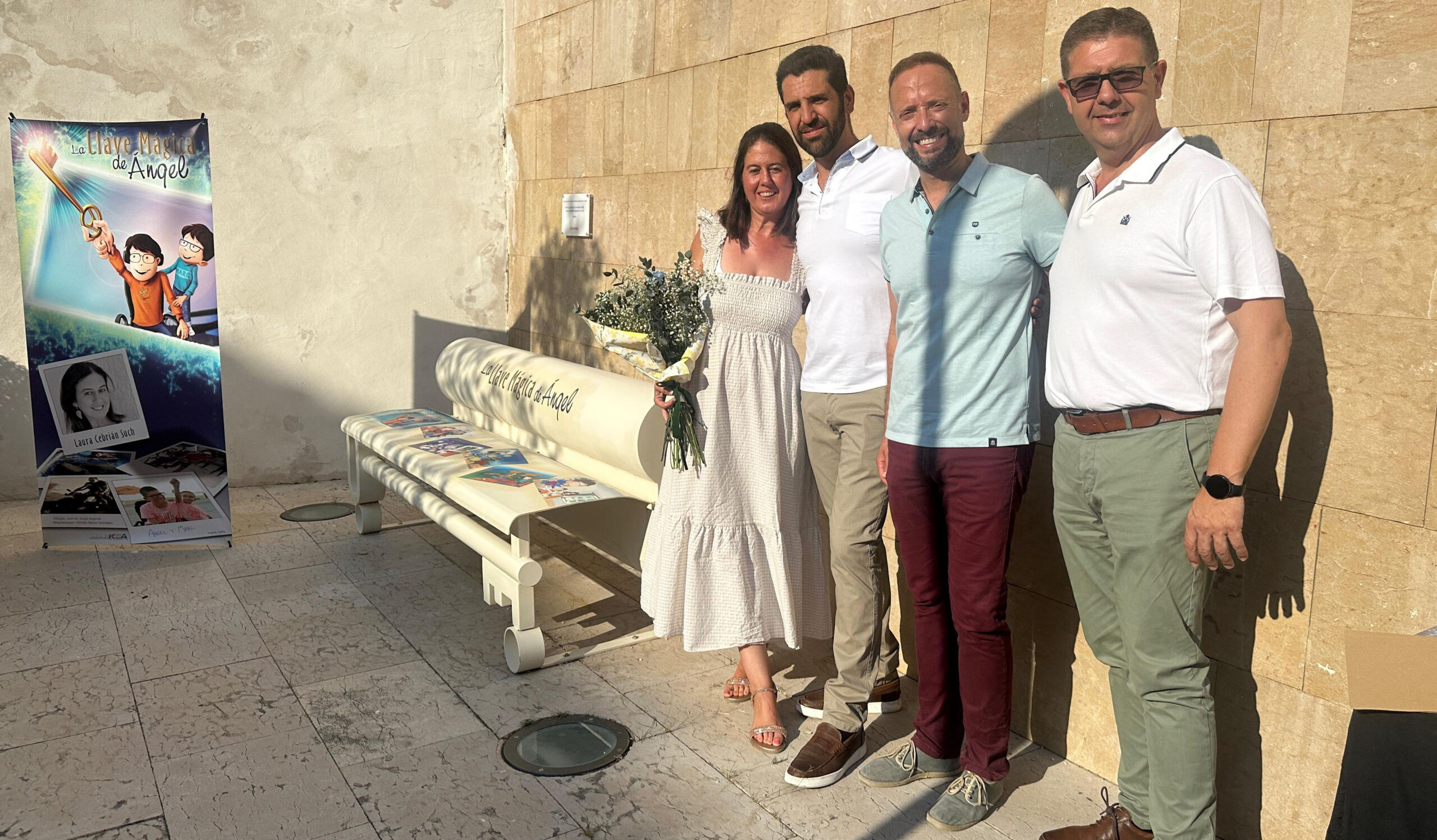 El pati de la biblioteca es transforma amb un emotiu homenatge a Ángel Pérez Cebrián El Periòdic d'Ontinyent - Noticies a Ontinyent